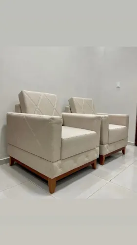 POLTRONAS EM LINHO