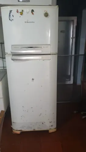 Geladeira Electrolux Frost Free DF46