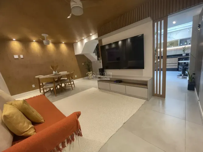 Imóvel para venda possui 105 metros quadrados com 4 quartos em Vila Valqueire - Rio de Jan