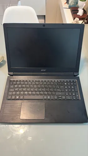 Notebook Acer Aspire 3 Intel Core i3 - 8GB de RAM / 1TB / SSD 128GB.