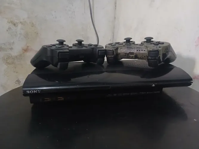 Videogame ps3 super slim desbloqueado com pes18 e gta 5 instalados 300gb livre