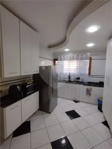 Casa de Esquina com 5 Dormitórios à Venda na Vila Hortência Sorocaba/SP Excelente Oportu