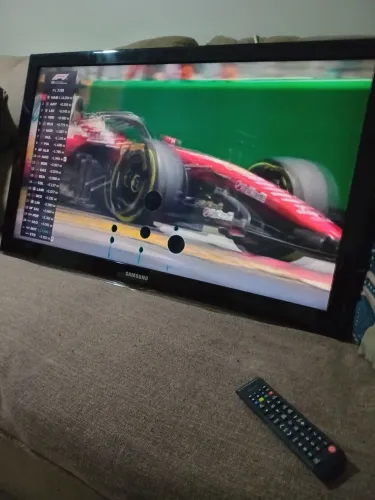 TV Samsung SMART 40 polegadas OBS TÊM UMAS BOLINHAS NA TELA