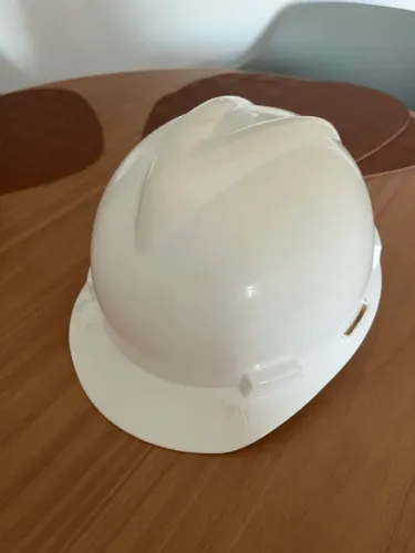 Capacete de segurança com jugular