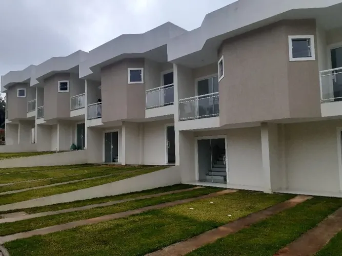 Casa duplex em condomínio fechado para locação Alto da Boa Vista, Araruama/RJ