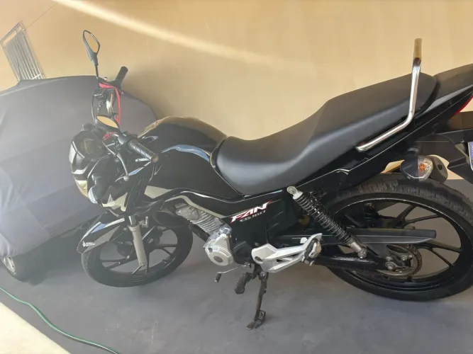 Moto novinha
