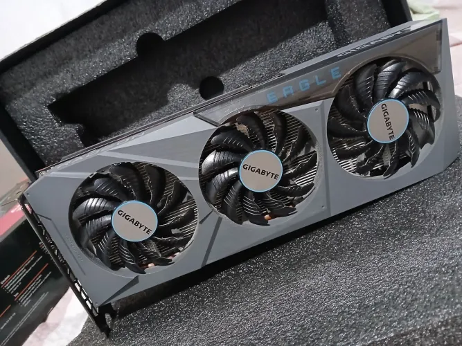 RX 6600 EAGLE TRIPLE FAN