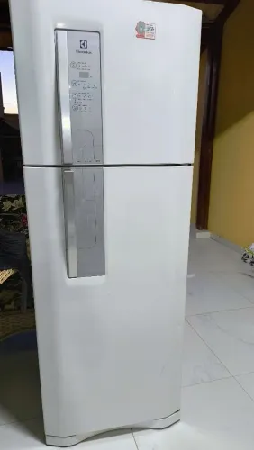 Geladeira Eletrolux Frost Free 