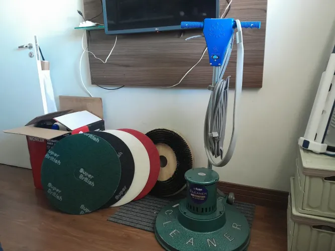 Enceradeira CLEANER CL 500 PLUS
