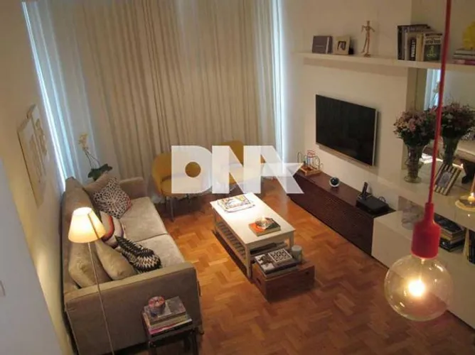 Apartamento - / Residencial / Copacabana
