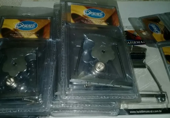 Cordal e tarraxas para violão,viola e cavaquinho.