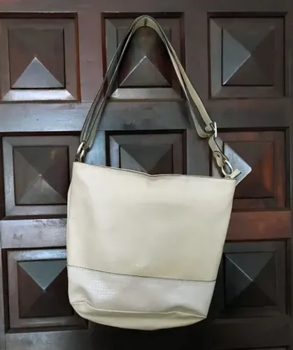Bolsa Bege com alça.