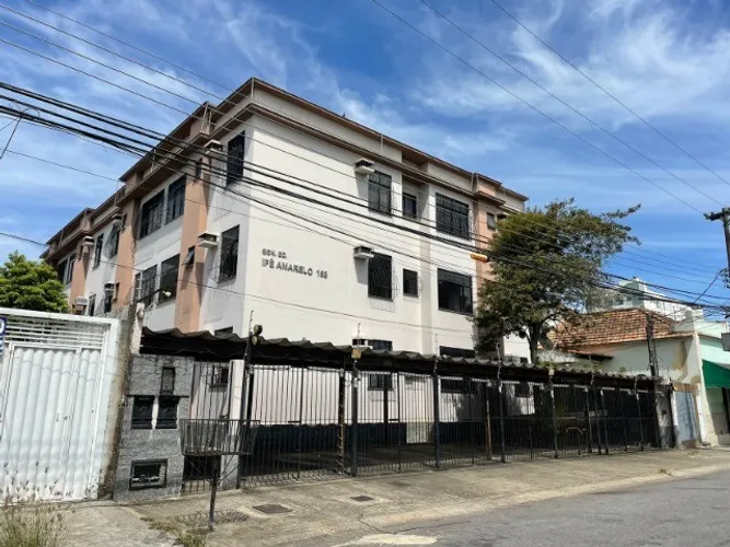 Vendo Apto no Cond. Ipê Amarelo
