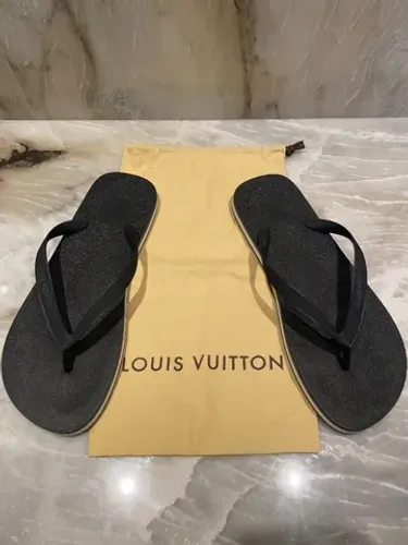 Chinelo Louis Vuitton Masculino - Tamanho 46 BR / US 13 / LV 12