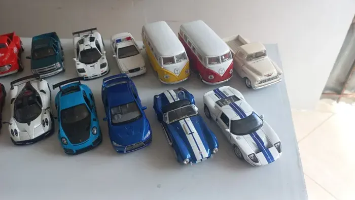 Miniaturas de 1:43 a 1:36 a unidade