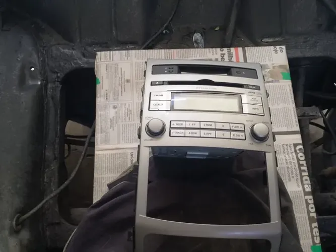 Painel com rádio e dispositivo para câmera e outros detalhes objeto novo na caixa