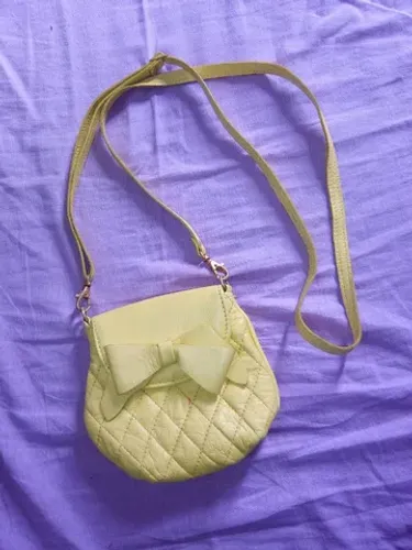 Bolsa tiracolo amarela de couro