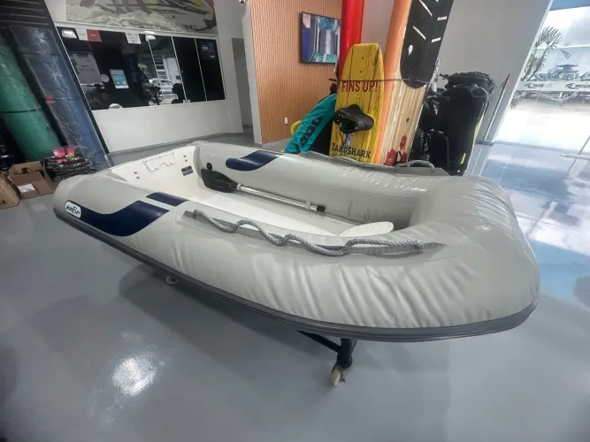 Bote Zefir Wind F240 2026