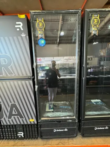 Cervejeira Imbera Vertical Porta Vidro 400 Litros Preto nova