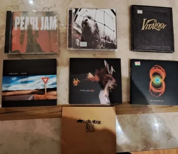 CDs do Pearl Jam - Rock em Excelente Estado - Preço Individual