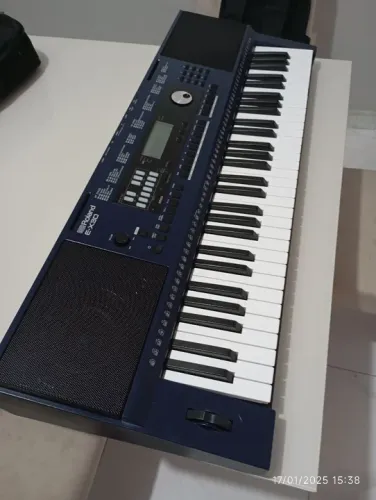 Teclado Roland EX30