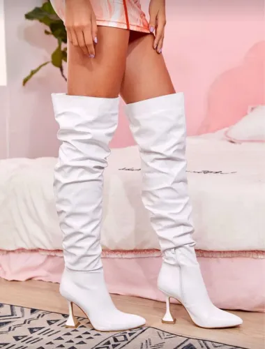 Bota de Tornozelo com Salto Grosso para Inverno Feminino