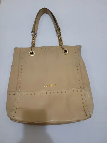 Bolsa de Ombro Dumond Bege com Detalhes em Metal Dourado