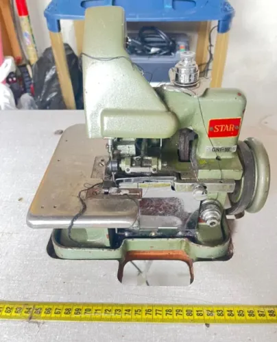 Máquina de costura Overlock modelo STAR GN1-1B