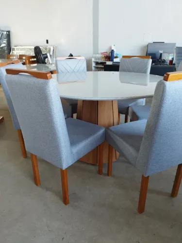 Mesa Redonda 1.40cm com 6 cadeiras 