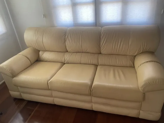 Sofá de Couro 3 Lugares Bege