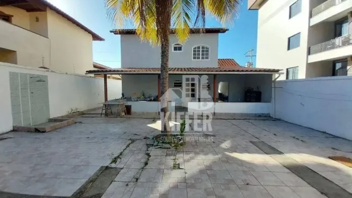 Casa à venda 4 quartos, vagas para até 3 carros, na praia de Piratininga, Regiao Oceânica