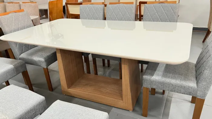 Mesa de jantar nova completa de madeira