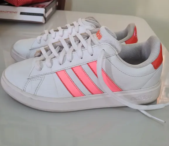 Tenis adidas feminino tam 36