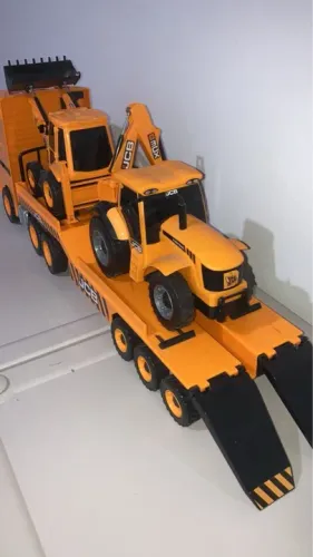 Caminhão de Brinquedo JCB com 2 Escavadeiras