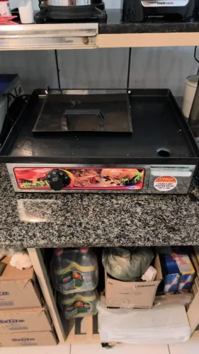 Chapa para lanche, totalmente elétrica.