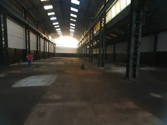 Galpão venda ou locação no Tatuapé de 1.747 m, ponte rolante, cabine primária e perto metr