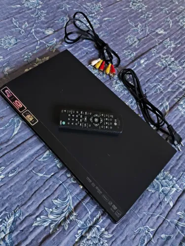DVD Player LG com Controle Remoto e Cabos