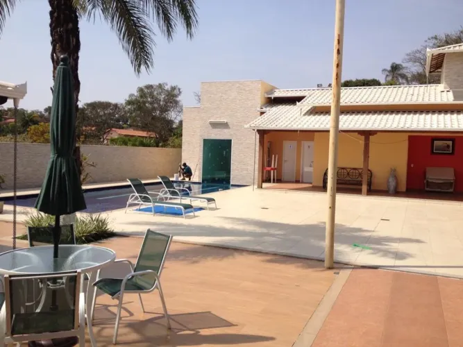 Belíssimo Sítio no Condomínio Vale Do Ouro para Aluguel de Temporada    30 Minutos de BH