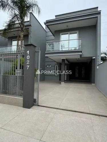 Sobrado com 3 dormitórios no bairro São Luiz - Canoas