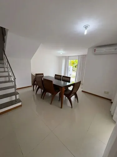 Casa quatro quartos em condomínio e buraquinho (com mobília aumenta 500,00)