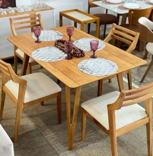 Mesa de Jantar de Madeira serigrafada pronta entrega  4 lugares 