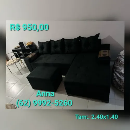 Sofá de chaise preto com puff ((?))* - 2,40x1,40m