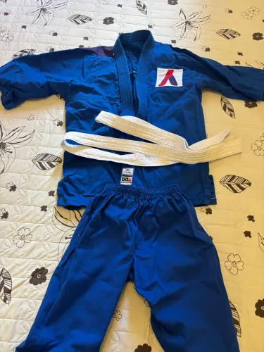 Kimono Infantil Azul + Faixa Branca - Amigos do Esporte