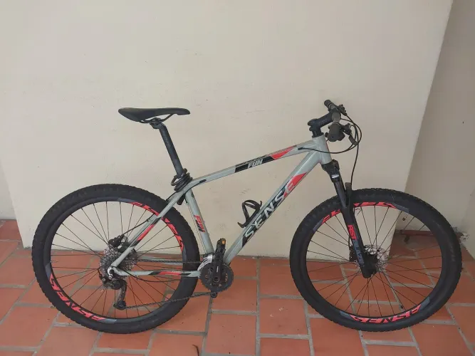 Vendo Bicicleta Sense Fun aro 29, quadro 21,  fita anti -furo(menos de 1 ano de uso)