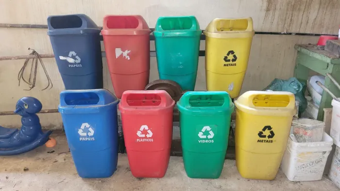Lixeiras recicláveis 