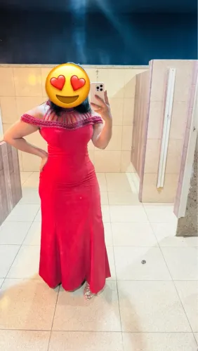 Vendo vestido de festa.