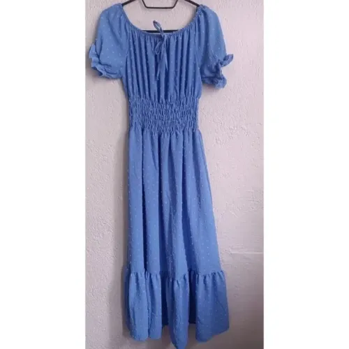 Vestido Midi Azul com Bolinhas Texturizadas Lastex Ombro a Ombro Moda Feminina Fim de Ano