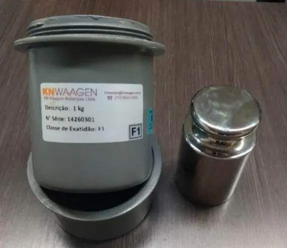 Peso aço Inox 1 kg - KN Waagen - Usado em Ótimo Estado