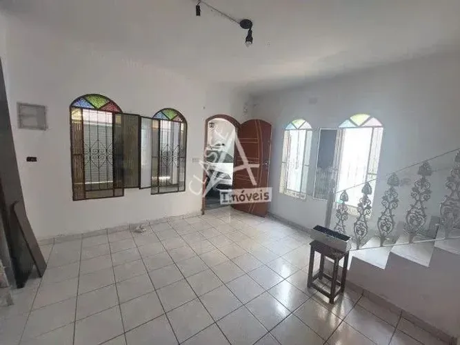 Vende-se Lindo Sobrado com 200 m² Excelente Oportunidade no Centro de Mauá.