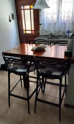 Banquetas preta com almofada